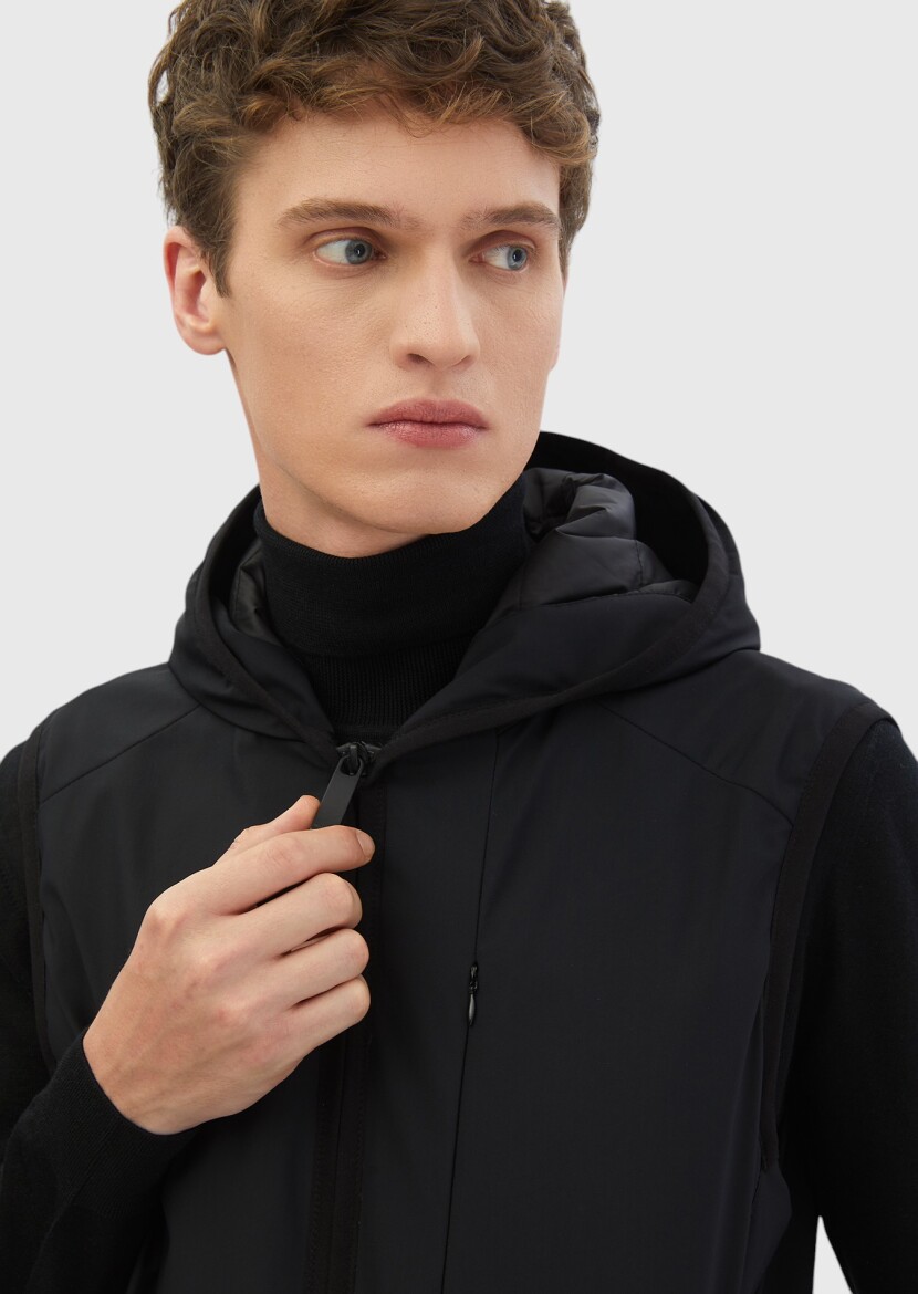 Siyah Regular Fit Kapüşonlu Casual Dokuma Spor Yelek - 3