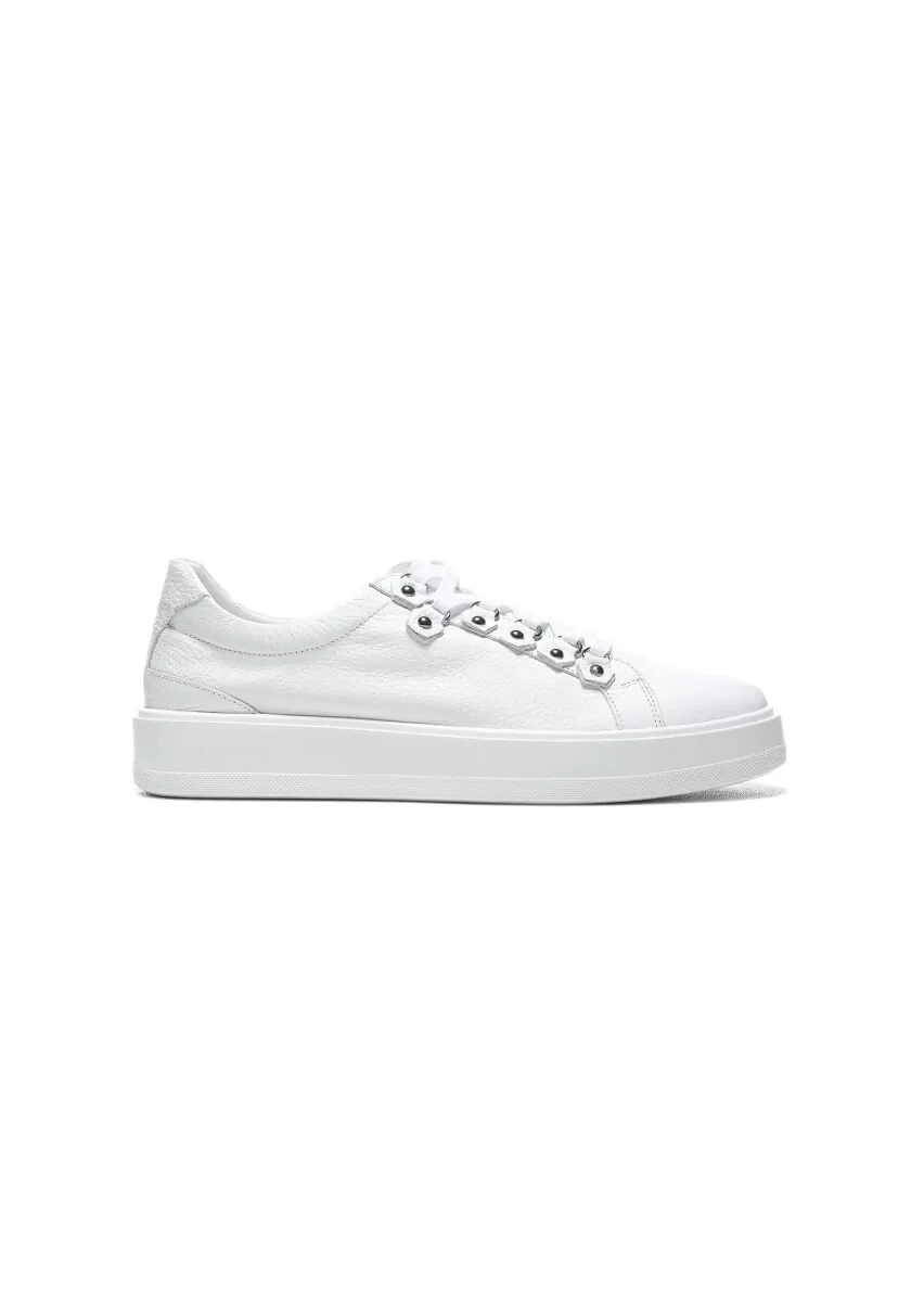 White Sneaker - 1