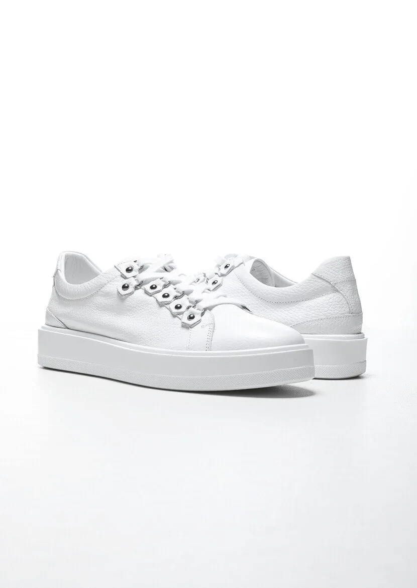 White Sneaker - 3