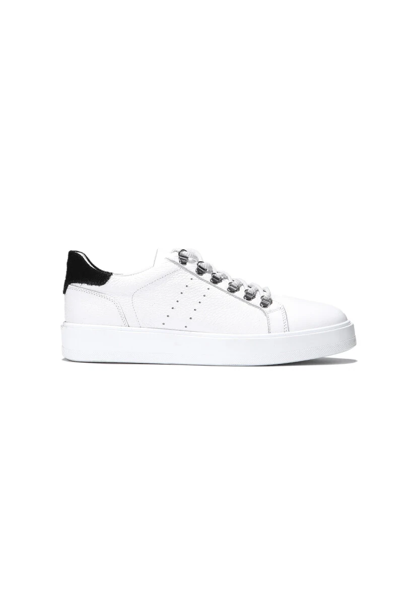 White Sneaker - 1