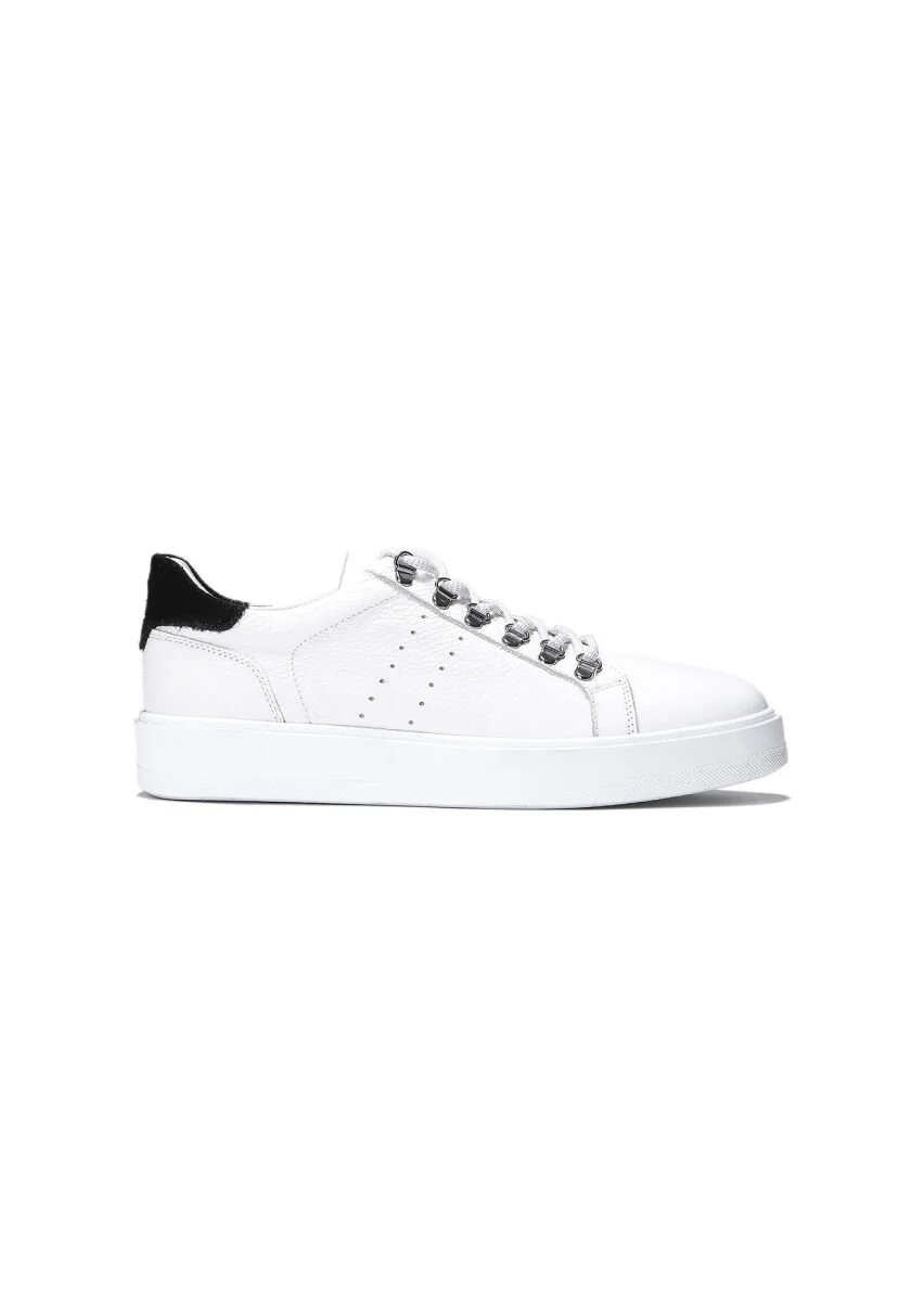 White Sneaker - 1