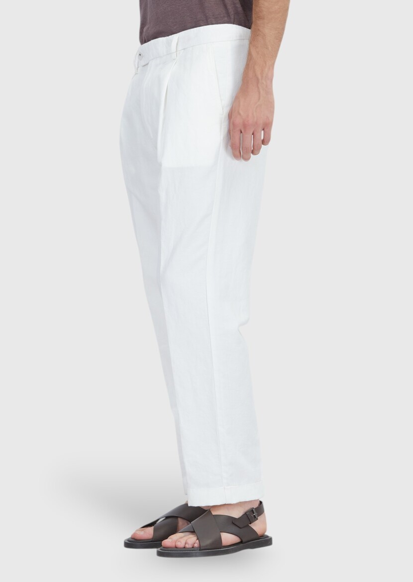 White Weaving Relaxed Fit Casual Cotton Blended Trousers - 3