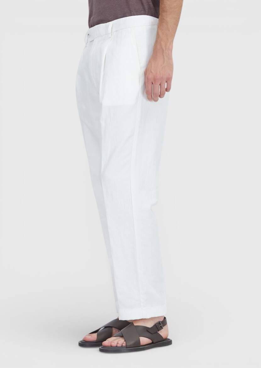 White Weaving Relaxed Fit Casual Cotton Blended Trousers - 3