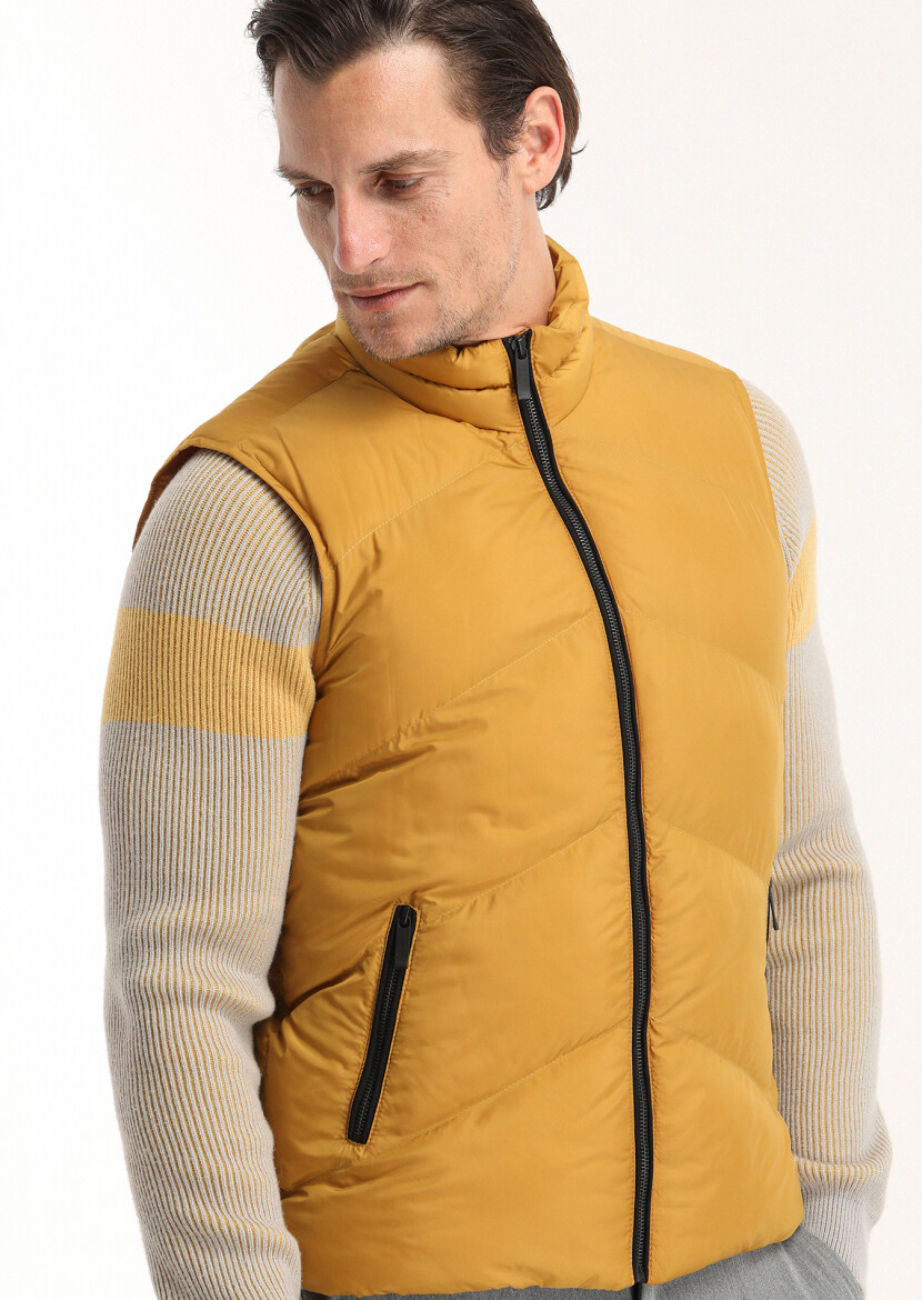 Yellow Regular Fit Turtleneck Casual Weaving Puffer Vest - 2