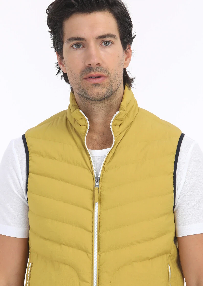 Yellow Regular Fit Turtleneck Casual Weaving Puffer Vest - 3